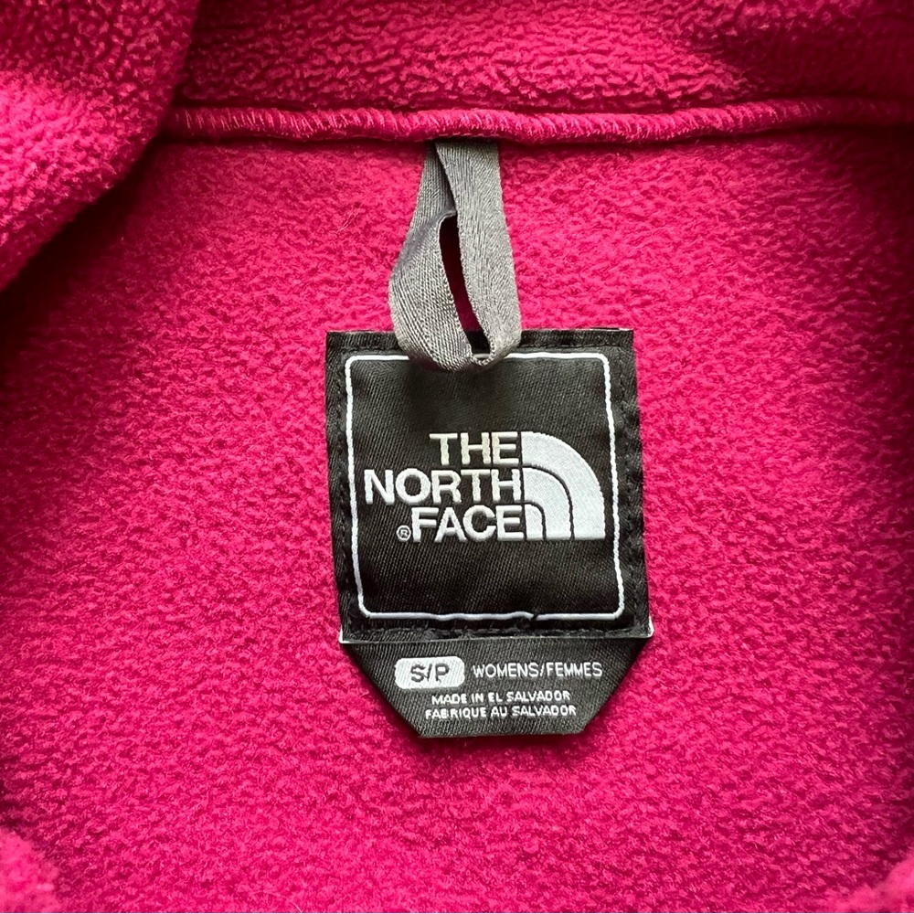 The North Face Women's Two-Tone Burgundy & Magenta Fleece Jacket - Picture 4 of 5